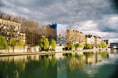 Lyon quais